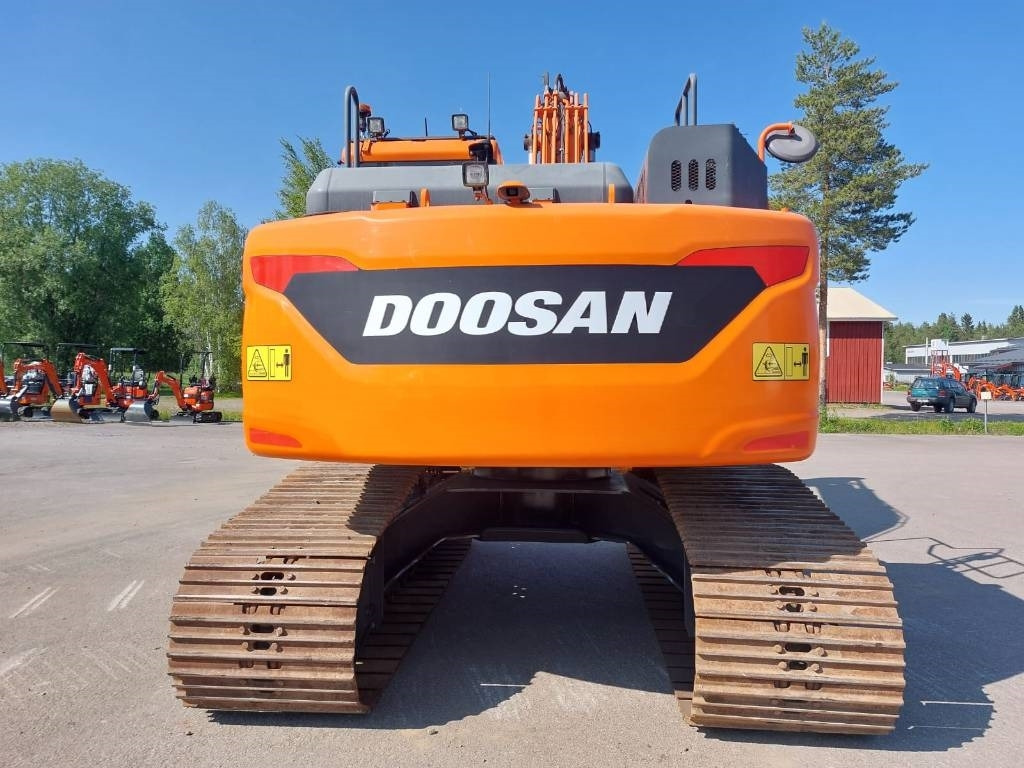 Doosan DX160LCH-5 METSÄALUSTA - Pelle sur chenille: photos 3 Doosan DX160LCH-5 METSÄALUSTA - Pelle sur chenille: photos 3