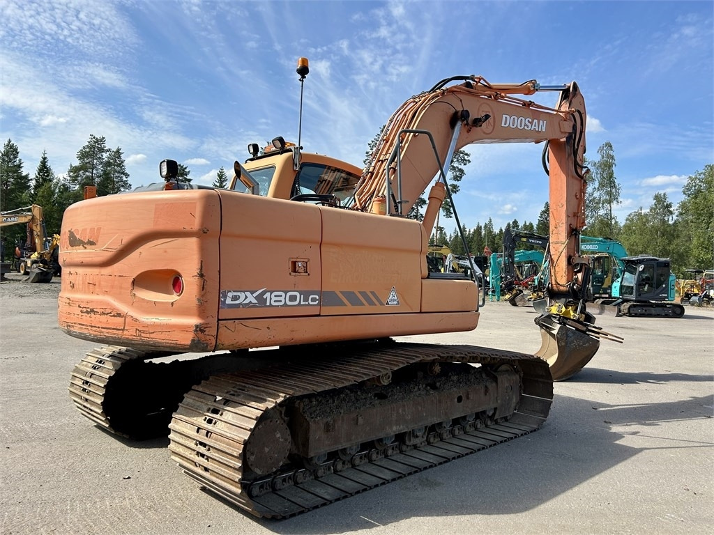 Doosan MYYTY! SOLD! DX180LC PYÖRITTÄJÄLLÄ - Pelle sur chenille: photos 5 Doosan MYYTY! SOLD! DX180LC PYÖRITTÄJÄLLÄ - Pelle sur chenille: photos 5