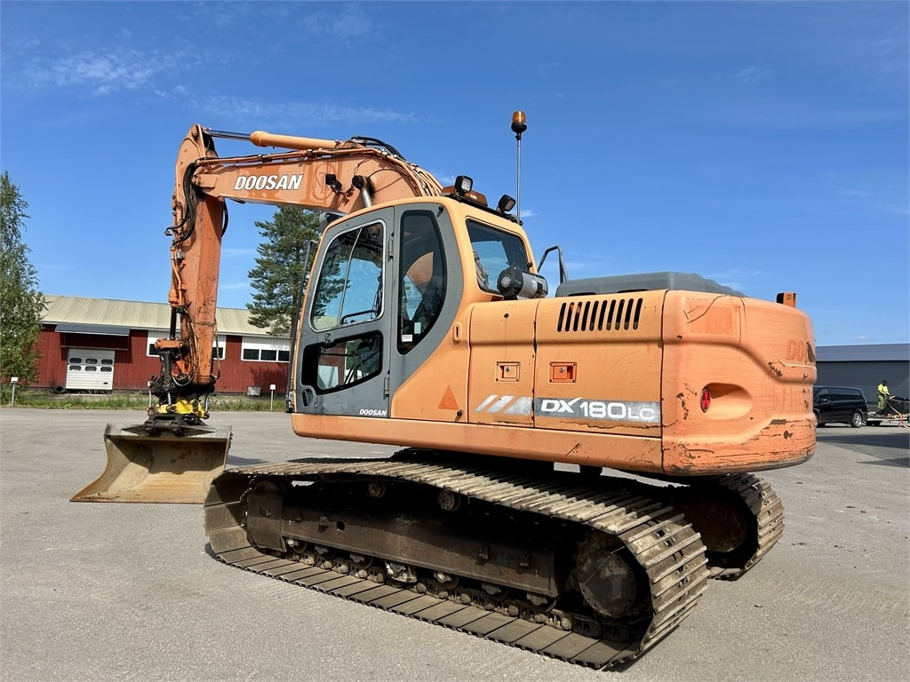 Doosan MYYTY! SOLD! DX180LC PYÖRITTÄJÄLLÄ - Pelle sur chenille: photos 3 Doosan MYYTY! SOLD! DX180LC PYÖRITTÄJÄLLÄ - Pelle sur chenille: photos 3