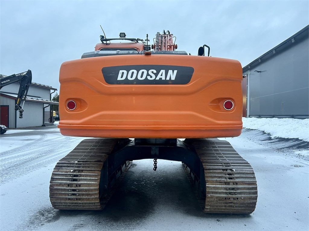 Doosan MYYTY! SOLD! DX180LCH PYÖRITTÄJÄLLÄ - Pelle sur chenille: photos 3 Doosan MYYTY! SOLD! DX180LCH PYÖRITTÄJÄLLÄ - Pelle sur chenille: photos 3