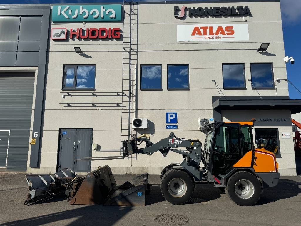 GiANT V 6004 T - Valet de ferme: photos 1 GiANT V 6004 T - Valet de ferme: photos 1