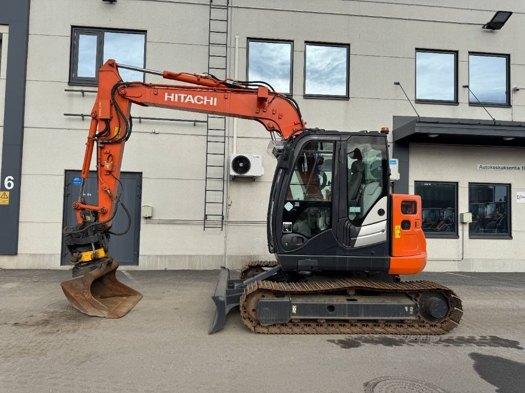 Hitachi ZX 85 US-5 Pyörittäjä, 3-Kauhaa - Mini pelle: photos 1 Hitachi ZX 85 US-5 Pyörittäjä, 3-Kauhaa - Mini pelle: photos 1