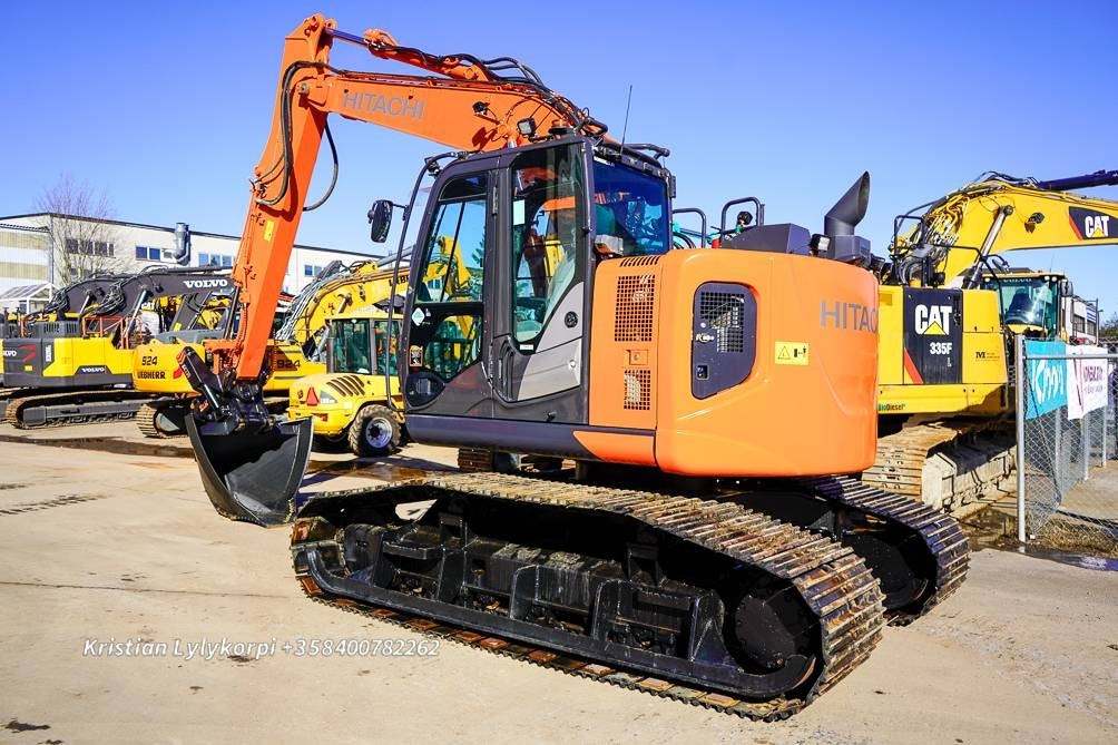 Hitachi ZX135US-6 METSÄALUSTALLA - Pelle sur chenille: photos 2 Hitachi ZX135US-6 METSÄALUSTALLA - Pelle sur chenille: photos 2