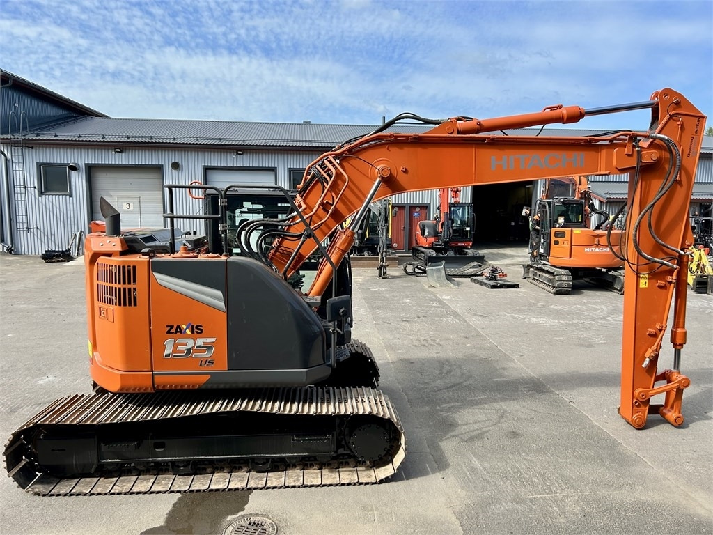 Hitachi ZX135US-7 - Pelle sur chenille: photos 5 Hitachi ZX135US-7 - Pelle sur chenille: photos 5