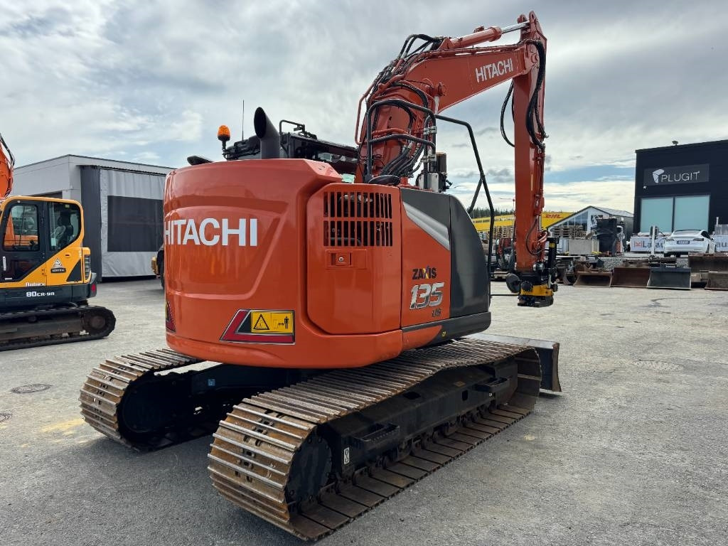 Hitachi ZX135USBL-7 PYÖRITTÄJÄLLÄ - Pelle sur chenille: photos 5 Hitachi ZX135USBL-7 PYÖRITTÄJÄLLÄ - Pelle sur chenille: photos 5