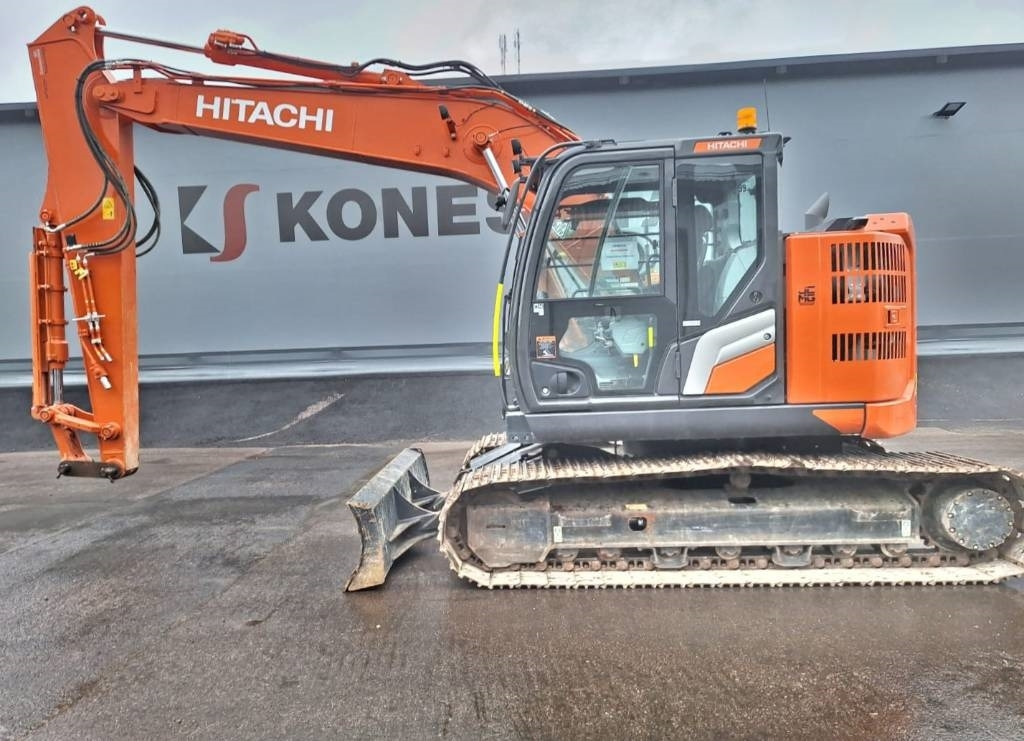 Hitachi ZX135USLC-7 PUSKULEVYLLÄ - Pelle sur chenille: photos 1 Hitachi ZX135USLC-7 PUSKULEVYLLÄ - Pelle sur chenille: photos 1