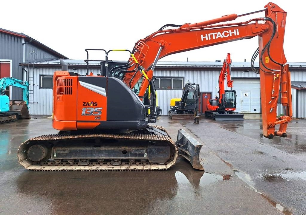 Hitachi ZX135USLC-7 PUSKULEVYLLÄ - Pelle sur chenille: photos 4 Hitachi ZX135USLC-7 PUSKULEVYLLÄ - Pelle sur chenille: photos 4