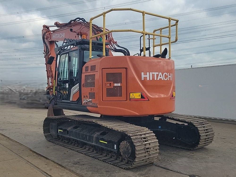 Hitachi ZX225USLC-7 - Pelle sur chenille: photos 1 Hitachi ZX225USLC-7 - Pelle sur chenille: photos 1