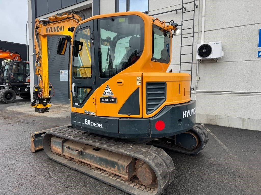 Hyundai R80CR-9A PYÖRITTÄJÄLLÄ - Mini pelle: photos 3 Hyundai R80CR-9A PYÖRITTÄJÄLLÄ - Mini pelle: photos 3