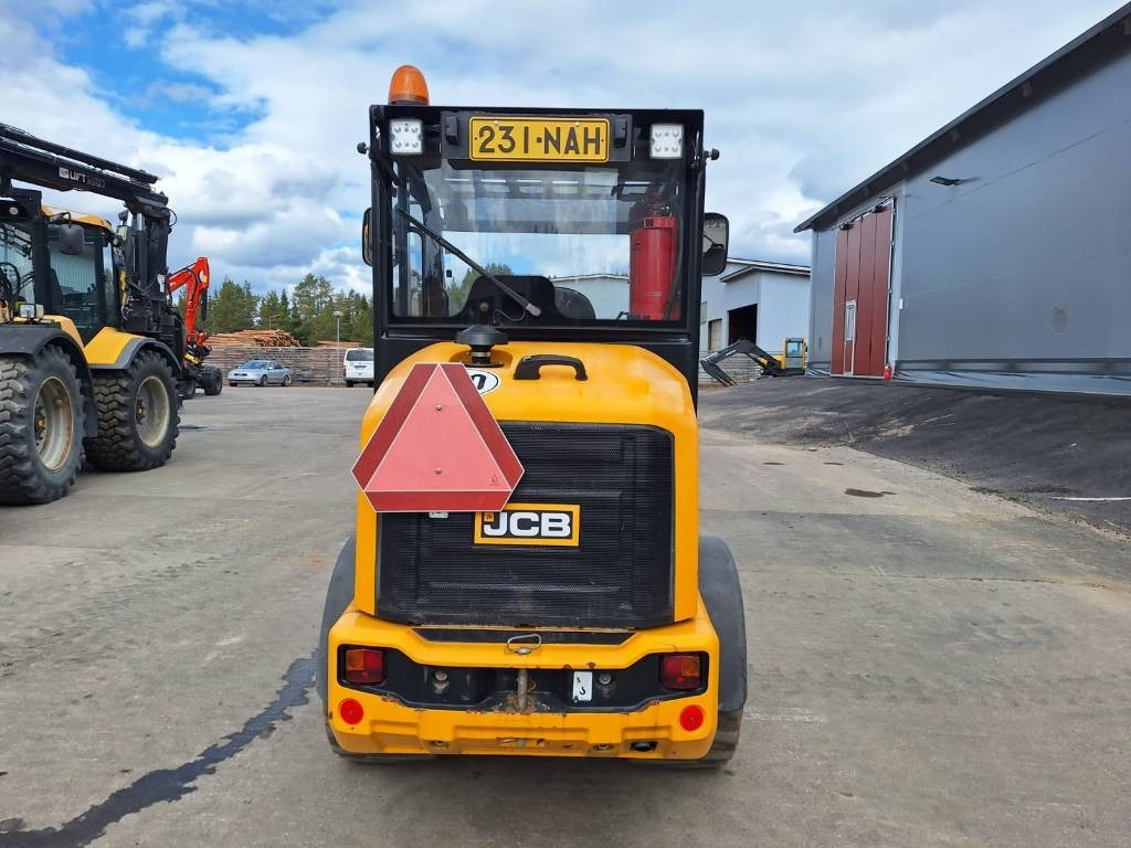 JCB 403 PIIKIT JA KAUHA - Valet de ferme: photos 3 JCB 403 PIIKIT JA KAUHA - Valet de ferme: photos 3