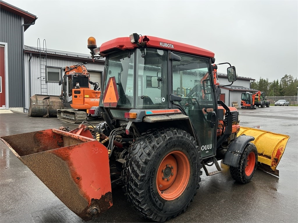 Kubota L 3600 AURA JA HIEKOTIN - Tracteur communal: photos 4 Kubota L 3600 AURA JA HIEKOTIN - Tracteur communal: photos 4