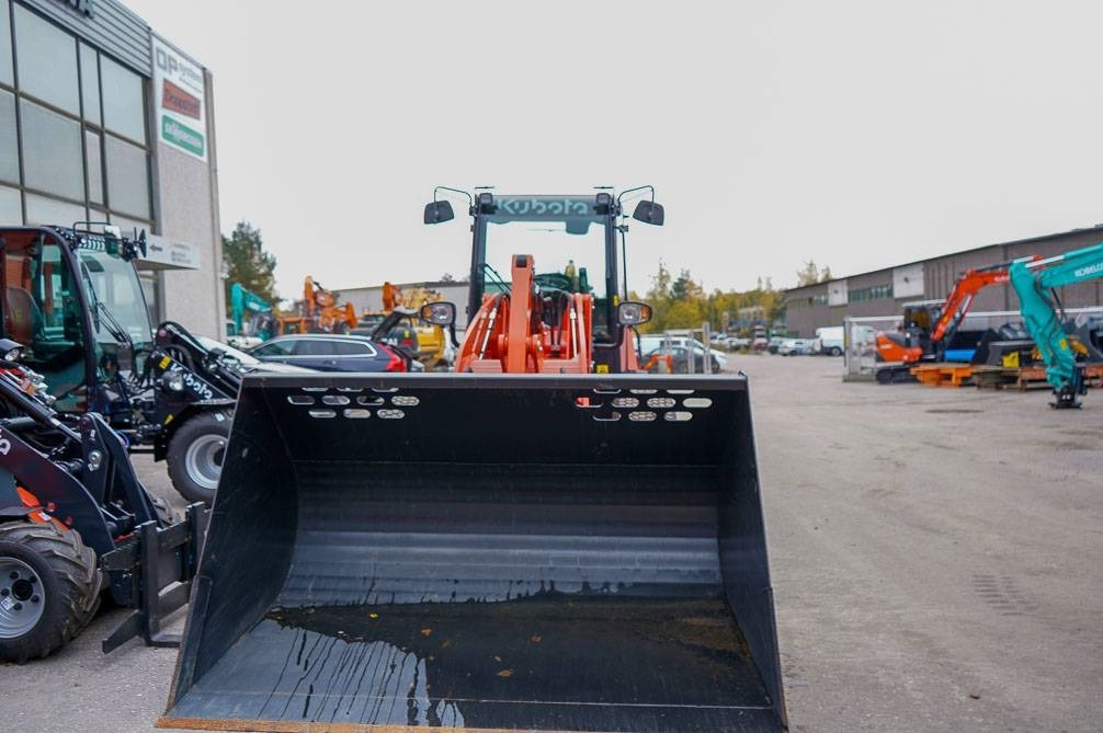 Kubota R070 VARUSTELTU - Chargeuse sur pneus: photos 3 Kubota R070 VARUSTELTU - Chargeuse sur pneus: photos 3