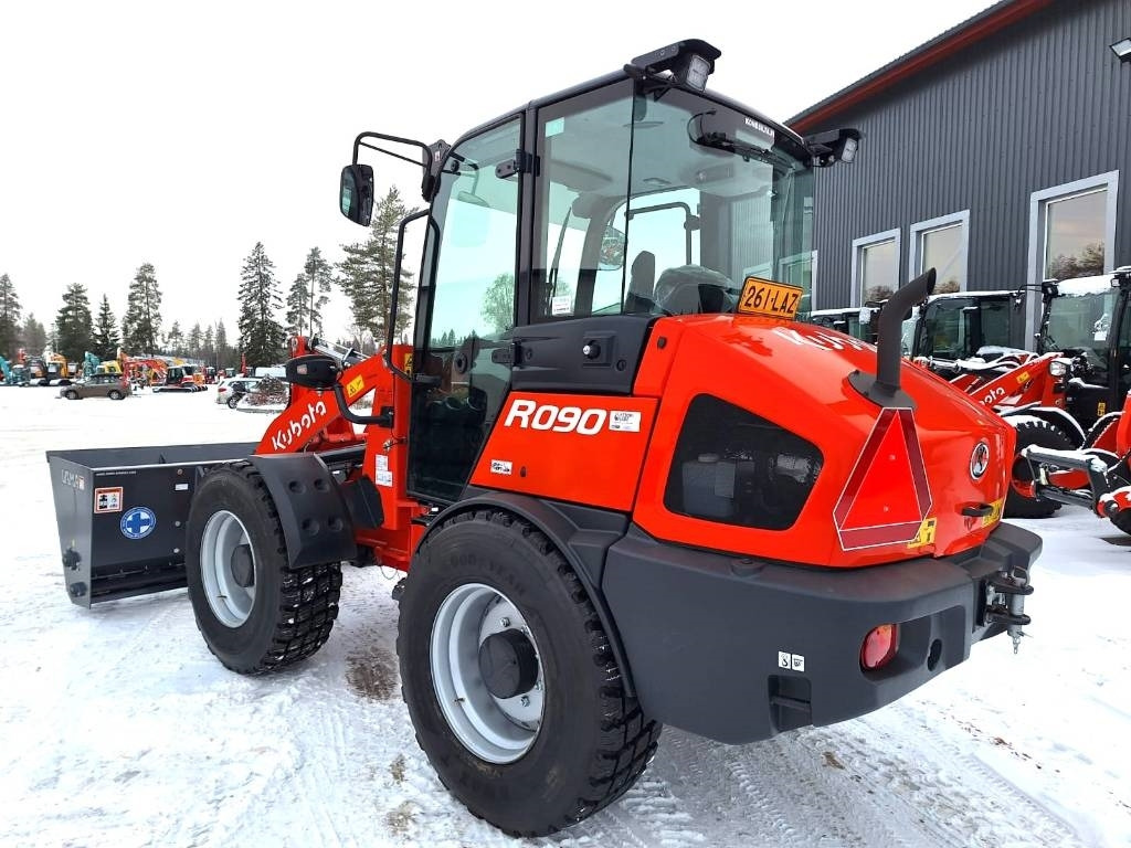 Kubota R090 VALMIINA TÖIHIN - Chargeuse sur pneus: photos 4 Kubota R090 VALMIINA TÖIHIN - Chargeuse sur pneus: photos 4