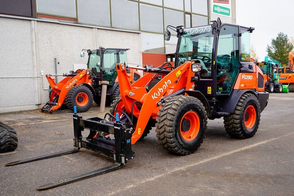 Kubota R090 VARUSTELTU - Chargeuse sur pneus: photos 2 Kubota R090 VARUSTELTU - Chargeuse sur pneus: photos 2