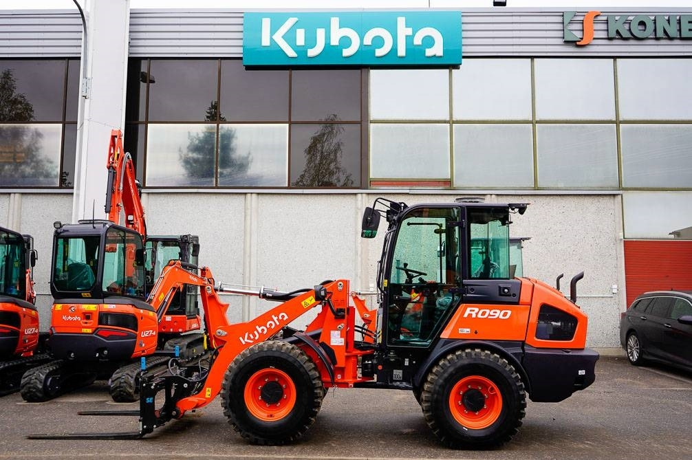 Kubota R090 VARUSTELTU - Chargeuse sur pneus: photos 1 Kubota R090 VARUSTELTU - Chargeuse sur pneus: photos 1