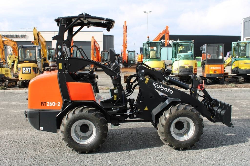 Kubota RT260-2 KATOKSELLA! UUSI - Valet de ferme: photos 5 Kubota RT260-2 KATOKSELLA! UUSI - Valet de ferme: photos 5