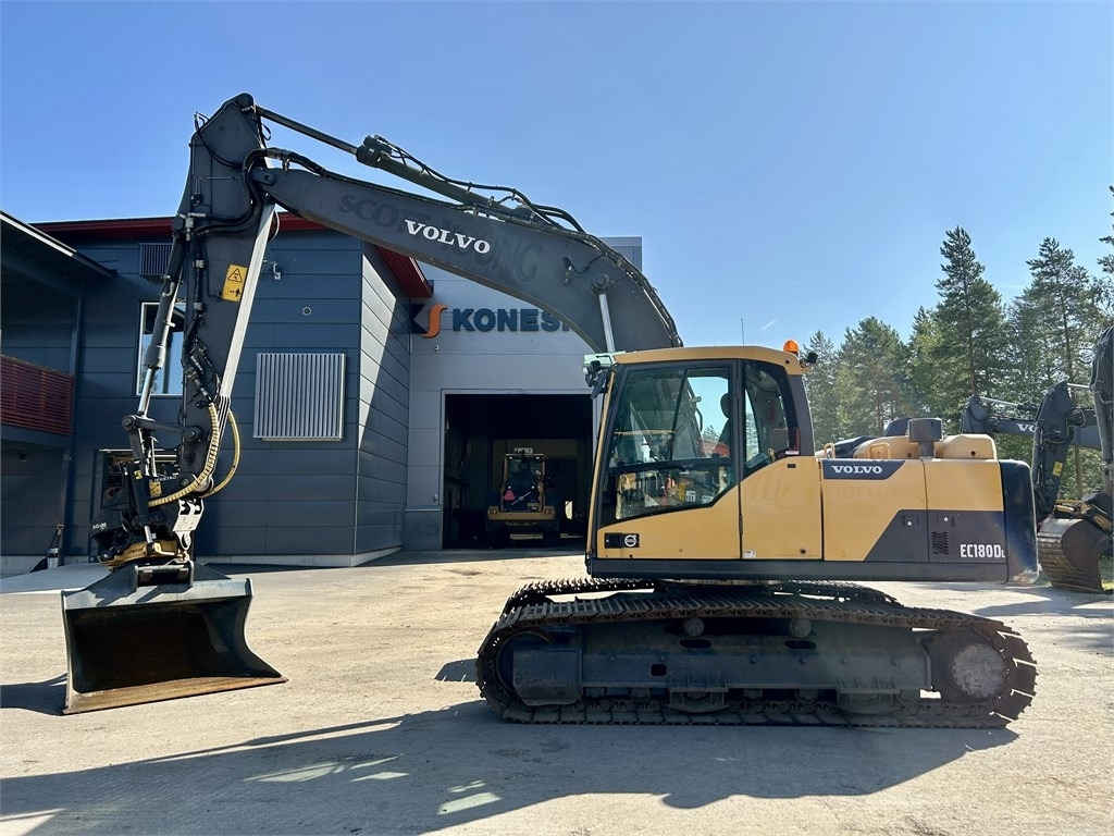 Volvo EC180DL PYÖRITTÄJÄLLÄ - Pelle sur chenille: photos 1 Volvo EC180DL PYÖRITTÄJÄLLÄ - Pelle sur chenille: photos 1