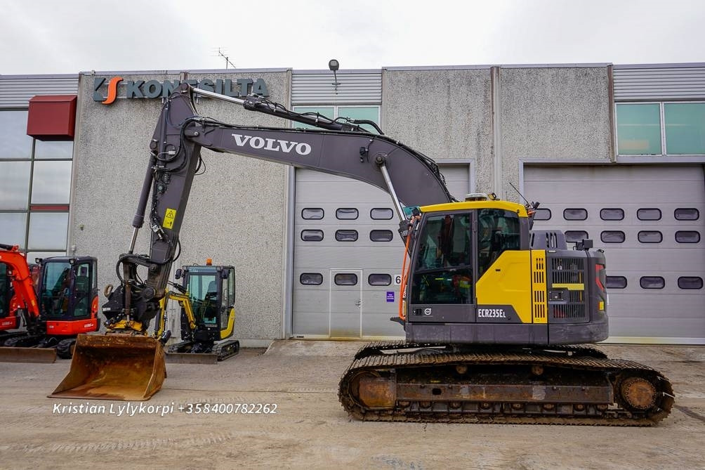 Volvo ECR235EL PYÖRITTÄJÄLLÄ - Pelle sur chenille: photos 1 Volvo ECR235EL PYÖRITTÄJÄLLÄ - Pelle sur chenille: photos 1