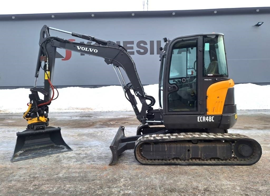 Volvo ECR48C PYÖRITTÄJÄ PIHDEILLÄ - Mini pelle: photos 1 Volvo ECR48C PYÖRITTÄJÄ PIHDEILLÄ - Mini pelle: photos 1