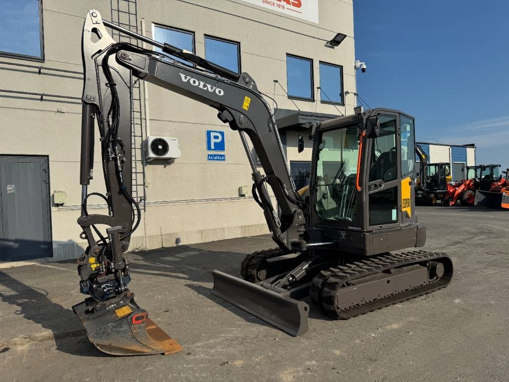 Volvo ECR58F PYÖRITTÄJÄLLÄ - Mini pelle: photos 2 Volvo ECR58F PYÖRITTÄJÄLLÄ - Mini pelle: photos 2