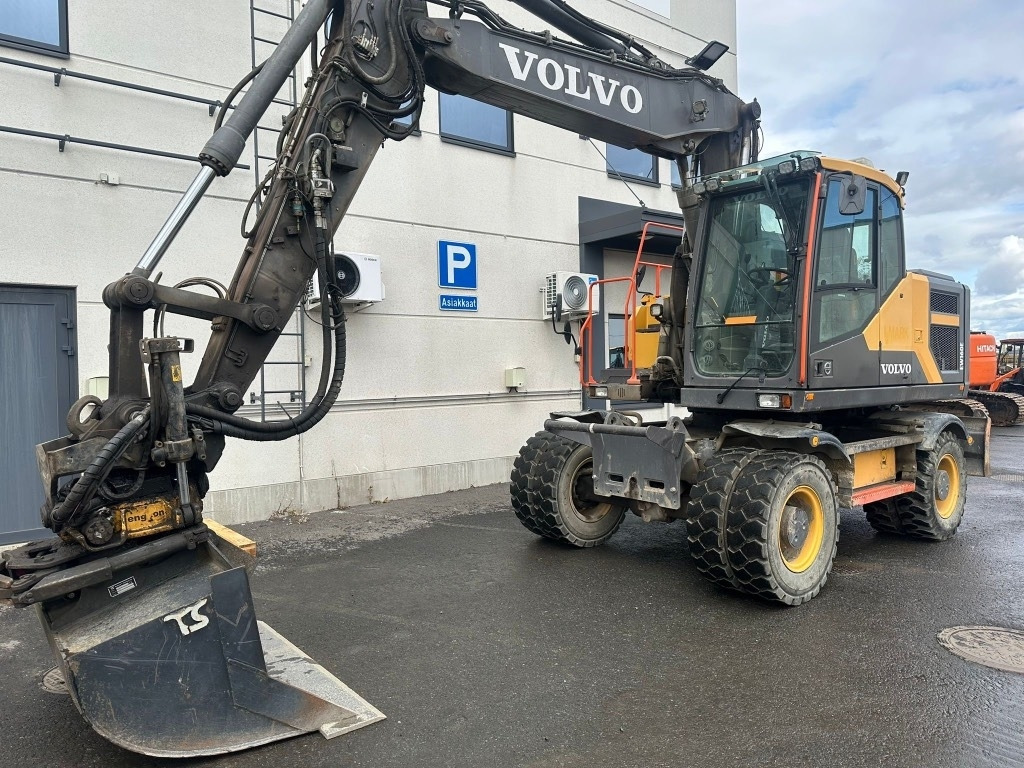 Volvo EW160E PYÖRITTÄJÄLLÄ - Pelle sur pneus: photos 2 Volvo EW160E PYÖRITTÄJÄLLÄ - Pelle sur pneus: photos 2