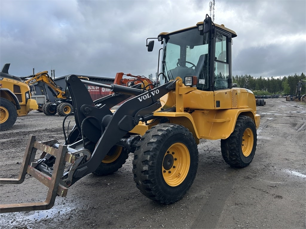 Volvo L30G TRUKKIPIIKEILLÄ - Chargeuse sur pneus: photos 2 Volvo L30G TRUKKIPIIKEILLÄ - Chargeuse sur pneus: photos 2