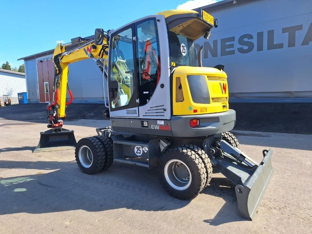 Wacker EW65 PYÖRITTÄJÄLLÄ - Pelle sur pneus: photos 2 Wacker EW65 PYÖRITTÄJÄLLÄ - Pelle sur pneus: photos 2
