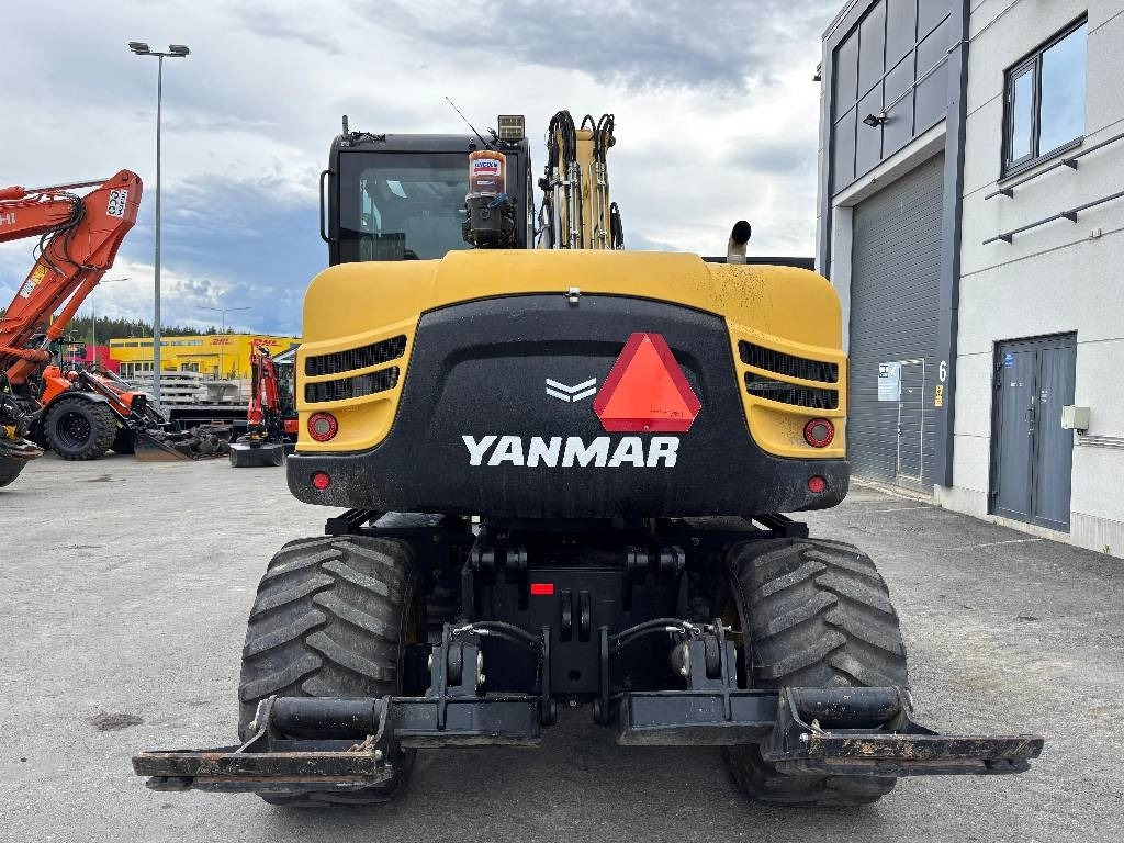Yanmar B110W PYÖRITTÄJÄLLÄ - Pelle sur pneus: photos 3 Yanmar B110W PYÖRITTÄJÄLLÄ - Pelle sur pneus: photos 3