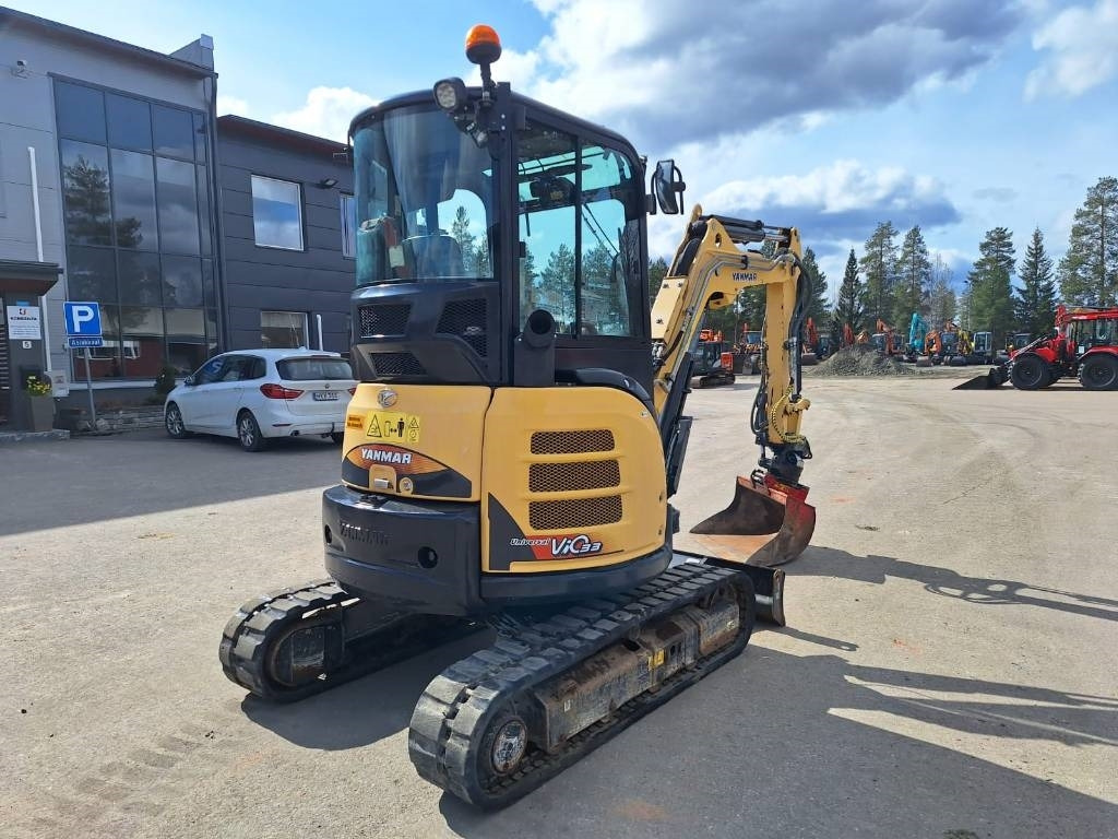 Yanmar ViO33-U PYÖRITTÄJÄLLÄ - Mini pelle: photos 3 Yanmar ViO33-U PYÖRITTÄJÄLLÄ - Mini pelle: photos 3