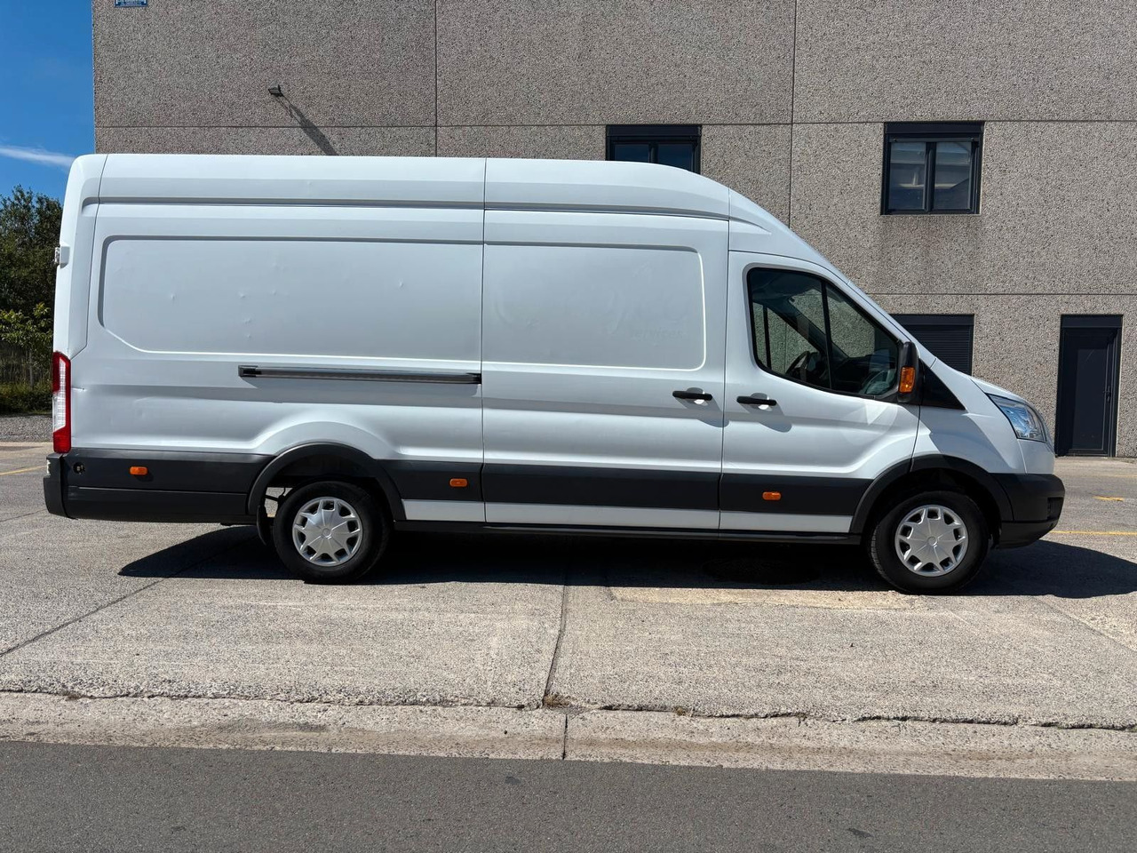 Ford Transit. Maxi. Klima. Euro 6B. Tempomat - Fourgon utilitaire: photos 2 Ford Transit. Maxi. Klima. Euro 6B. Tempomat - Fourgon utilitaire: photos 2