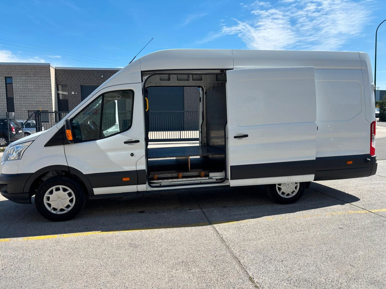Ford Transit. Maxi. Klima. Euro 6B. Tempomat - Fourgon utilitaire: photos 4 Ford Transit. Maxi. Klima. Euro 6B. Tempomat - Fourgon utilitaire: photos 4