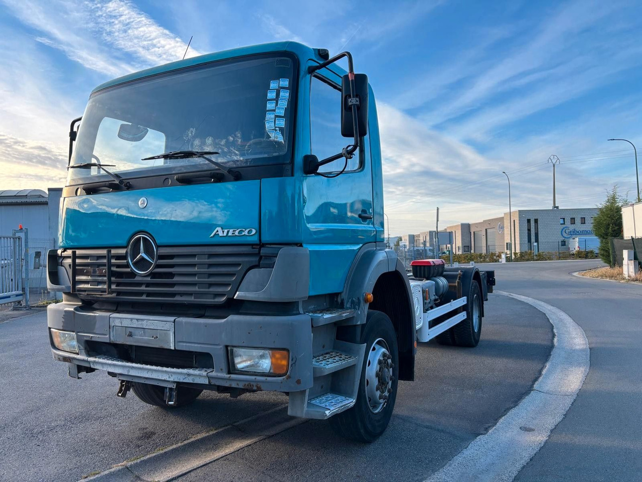 Mercedes-Benz Atego 1823. 6 Zylinder. - Châssis cabine: photos 1 Mercedes-Benz Atego 1823. 6 Zylinder. - Châssis cabine: photos 1