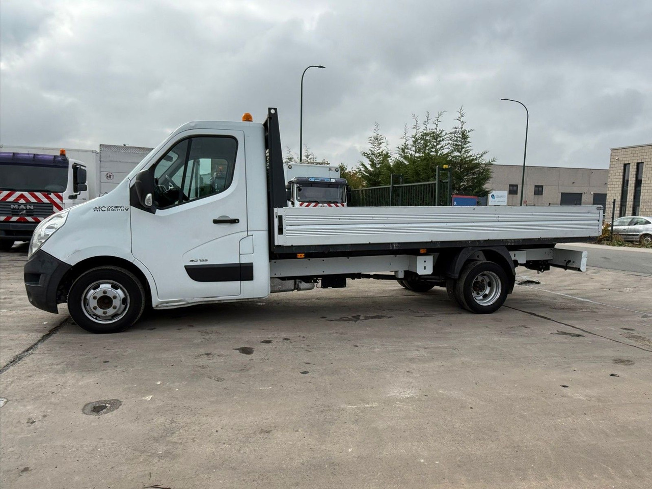 Renault Master 2.3dCi. Maxi Pritsche 4.40m. Klima. - Fourgon plateau: photos 1 Renault Master 2.3dCi. Maxi Pritsche 4.40m. Klima. - Fourgon plateau: photos 1