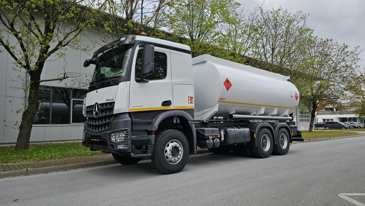 MERCEDES-BENZ Actros 3340 ADR Euro 3 - Camion citerne: photos 4 MERCEDES-BENZ Actros 3340 ADR Euro 3 - Camion citerne: photos 4