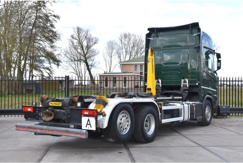 Scania S500 NGS 6x2*4 - HOOKLIFT SYSTEM - RETARDER - PARK. AIRCO - WHEELBASE: 475 CM - PTO - GOOD CONDITION - - Camion ampliroll: photos 3 Scania S500 NGS 6x2*4 - HOOKLIFT SYSTEM - RETARDER - PARK. AIRCO - WHEELBASE: 475 CM - PTO - GOOD CONDITION - - Camion ampliroll: photos 3