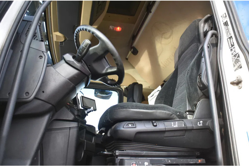 Mercedes-Benz Actros 2548 6x2/4 - EURO 6 - AIRCO - CAB HEATER - 2 BEDS - DIFF. LOCK - GOOD CONDITION - - Tracteur routier: photos 4 Mercedes-Benz Actros 2548 6x2/4 - EURO 6 - AIRCO - CAB HEATER - 2 BEDS - DIFF. LOCK - GOOD CONDITION - - Tracteur routier: photos 4