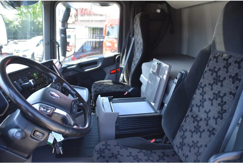 Scania R450 NGS 4x2 - RETARDER - ACC - 709 TKM - PARK. AIRCO - 4 POINT AIRSUSP. REAR - 2 x FUEL TANKS - LED LIGHTS - - Tracteur routier: photos 5 Scania R450 NGS 4x2 - RETARDER - ACC - 709 TKM - PARK. AIRCO - 4 POINT AIRSUSP. REAR - 2 x FUEL TANKS - LED LIGHTS - - Tracteur routier: photos 5