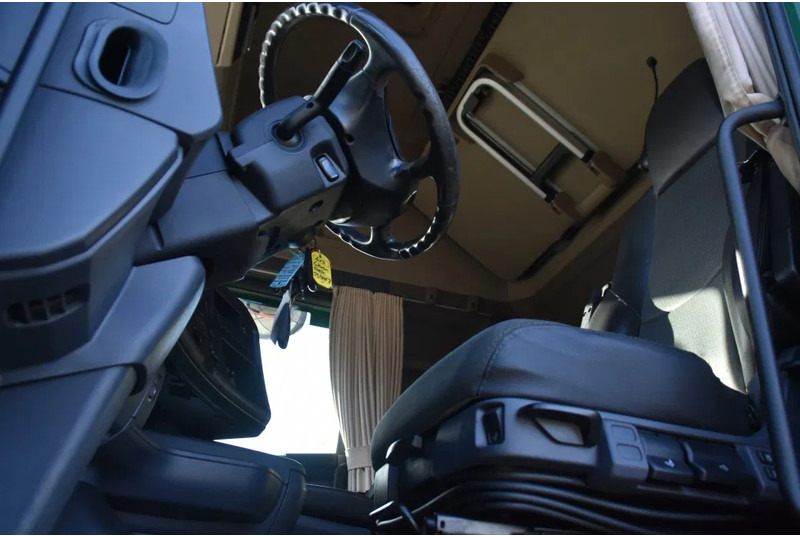 Scania R490 TL 6x2/4 - RETARDER - ACC - DIFF. LOCK - 2 x FUEL TANKS - 2 BEDS - EXCELLENT CONDITION - - Tracteur routier: photos 4 Scania R490 TL 6x2/4 - RETARDER - ACC - DIFF. LOCK - 2 x FUEL TANKS - 2 BEDS - EXCELLENT CONDITION - - Tracteur routier: photos 4