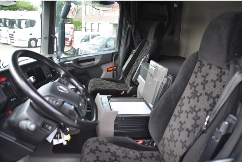 Scania R530 V8 NGS 4x2 - ADR FL - RETARDER - 253 TKM - ACC - NAVI - PTO - DIFF. LOCK - EXCELLENT CONDITION - - Tracteur routier: photos 5 Scania R530 V8 NGS 4x2 - ADR FL - RETARDER - 253 TKM - ACC - NAVI - PTO - DIFF. LOCK - EXCELLENT CONDITION - - Tracteur routier: photos 5