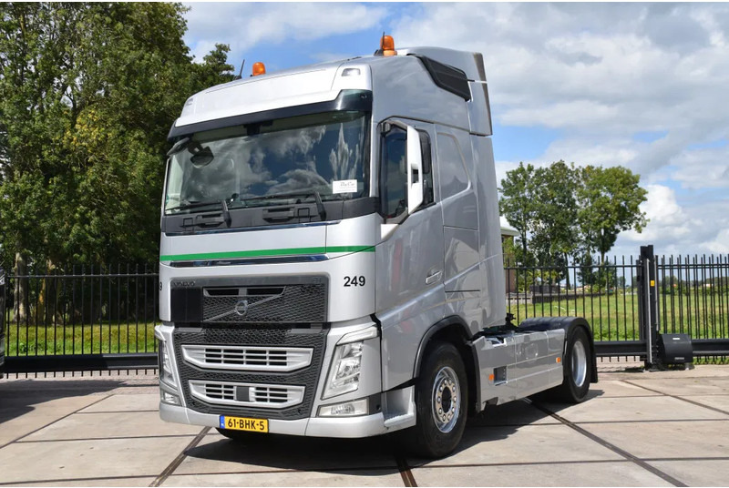 Volvo FH 420 Globe 4x2 - ADR FL - 628 TKM - PTO - AIRCO - DIFF. LOCK - TOP CONDITION - - Tracteur routier: photos 2 Volvo FH 420 Globe 4x2 - ADR FL - 628 TKM - PTO - AIRCO - DIFF. LOCK - TOP CONDITION - - Tracteur routier: photos 2