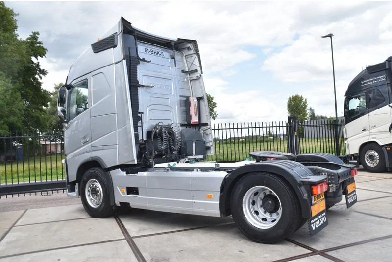 Volvo FH 420 Globe 4x2 - ADR FL - 628 TKM - PTO - AIRCO - DIFF. LOCK - TOP CONDITION - - Tracteur routier: photos 3 Volvo FH 420 Globe 4x2 - ADR FL - 628 TKM - PTO - AIRCO - DIFF. LOCK - TOP CONDITION - - Tracteur routier: photos 3
