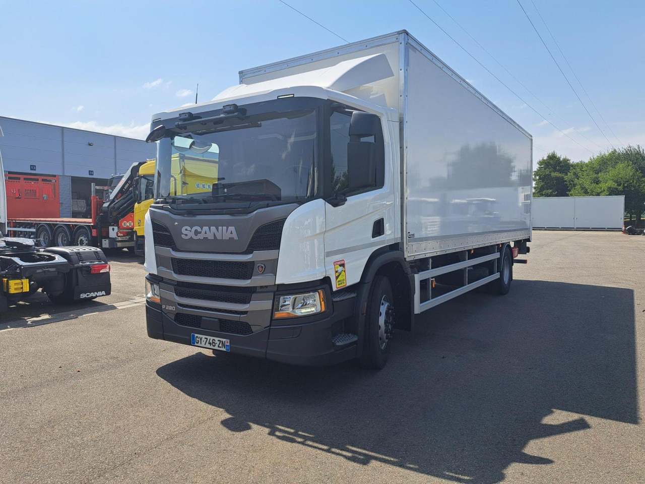 SCANIA SCANIA P280 4x2 Fourgon /Hayon 9L - Châssis cabine: photos 1 SCANIA SCANIA P280 4x2 Fourgon /Hayon 9L - Châssis cabine: photos 1