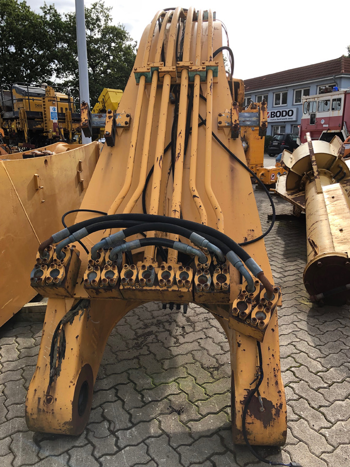 LIEBHERR Boom and sticks for 974 - Flèche pour Pelle: photos 4 LIEBHERR Boom and sticks for 974 - Flèche pour Pelle: photos 4