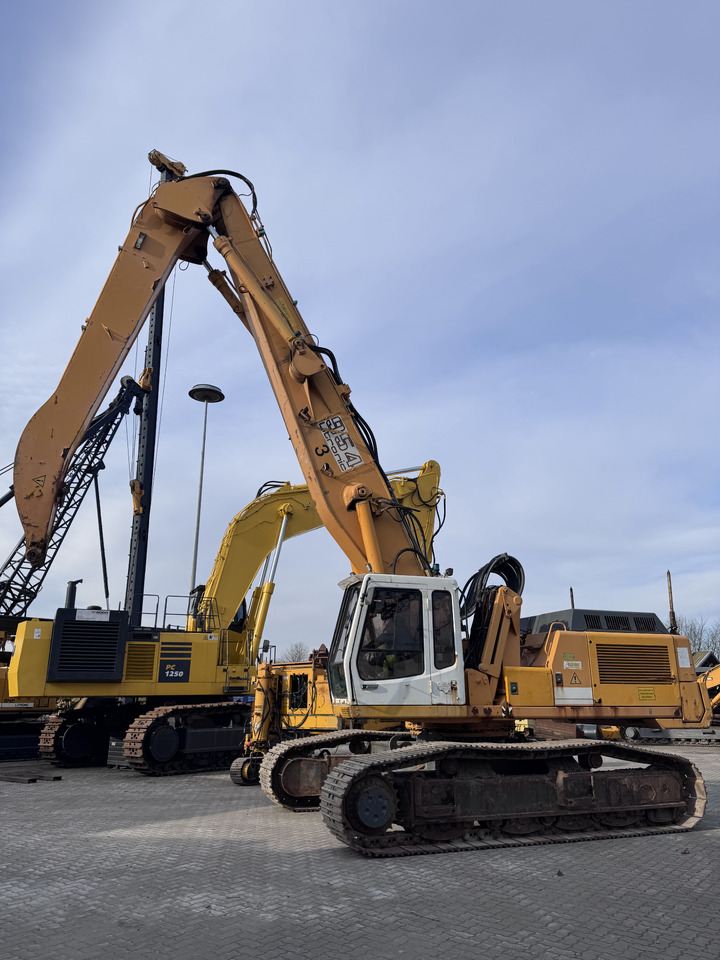 LIEBHERR R954BHDW material handler with elevation cab - Pelle de manutention: photos 1 LIEBHERR R954BHDW material handler with elevation cab - Pelle de manutention: photos 1