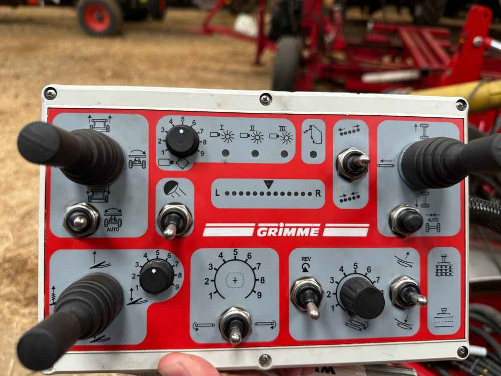 Grimme CS-150 CombiStar XL - Arracheuse de pommes de terre: photos 3 Grimme CS-150 CombiStar XL - Arracheuse de pommes de terre: photos 3