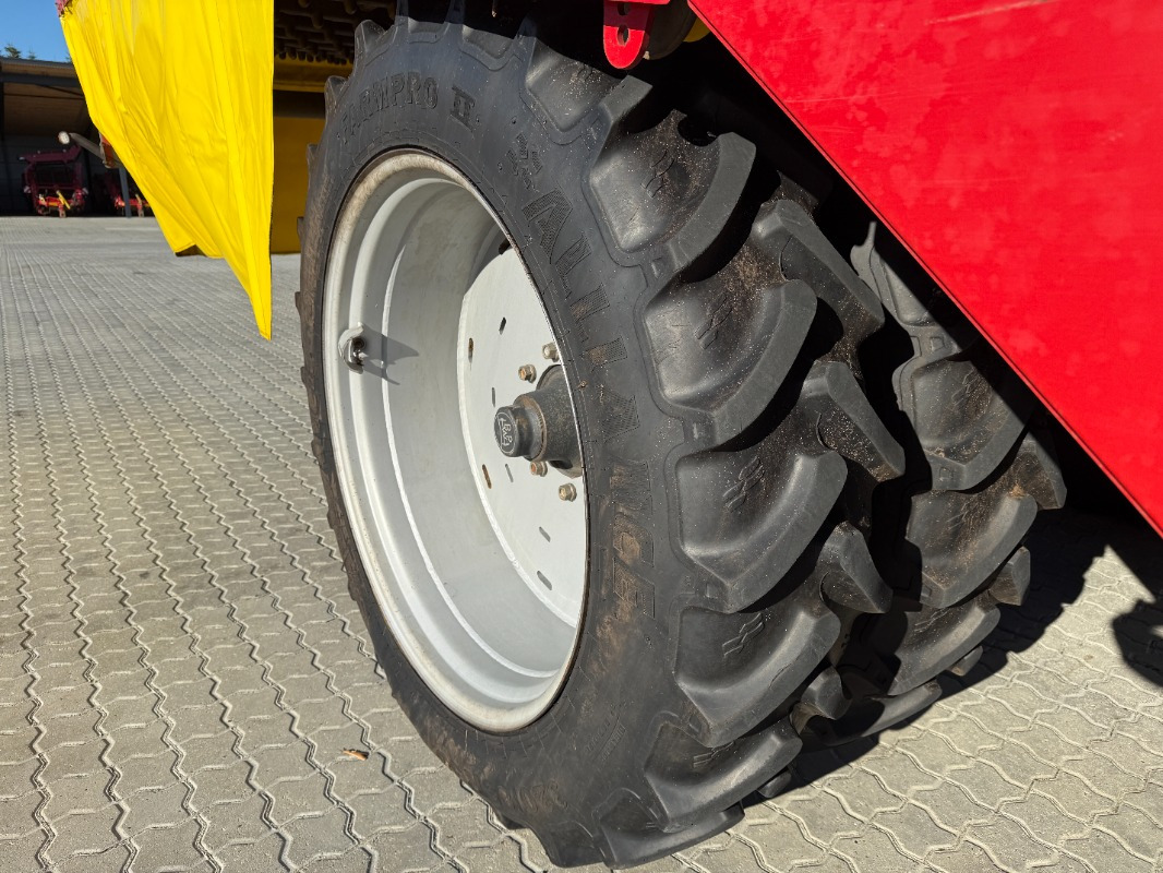 Grimme SE-150-60-NB - Arracheuse de pommes de terre: photos 4 Grimme SE-150-60-NB - Arracheuse de pommes de terre: photos 4