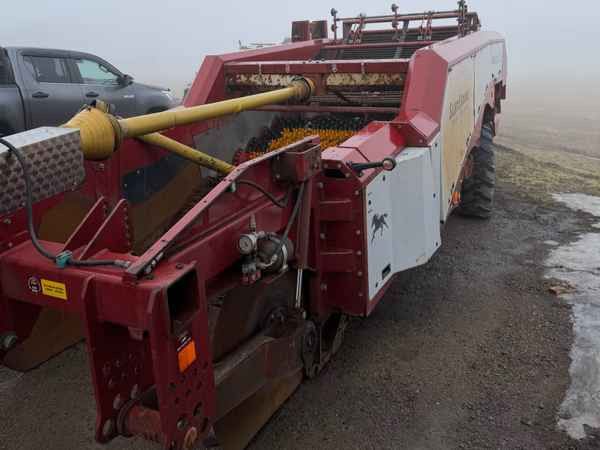 Scanstone ScanStone RGS4213/5SD - Arracheuse de pommes de terre: photos 1 Scanstone ScanStone RGS4213/5SD - Arracheuse de pommes de terre: photos 1