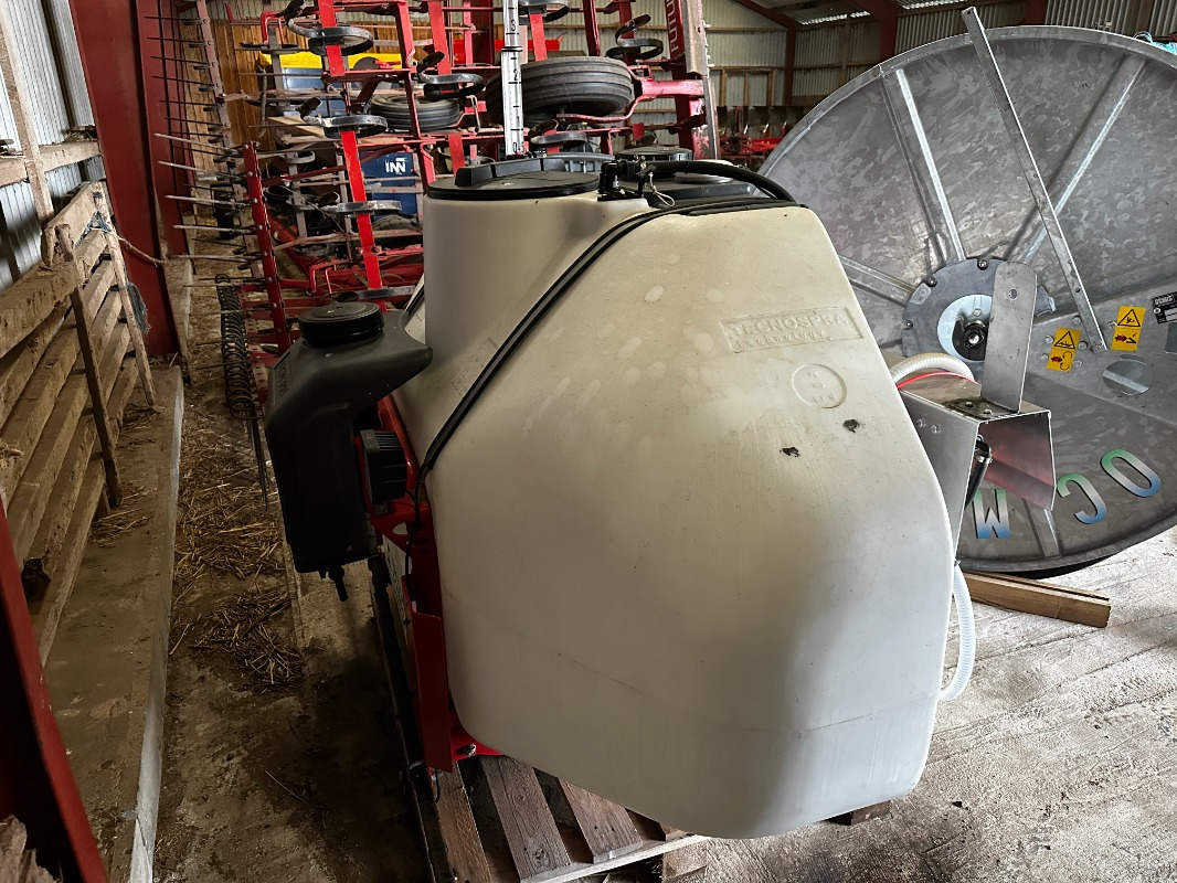 Tecno Engeneering Tecnospra Front tank 600 - Arracheuse de pommes de terre: photos 2 Tecno Engeneering Tecnospra Front tank 600 - Arracheuse de pommes de terre: photos 2