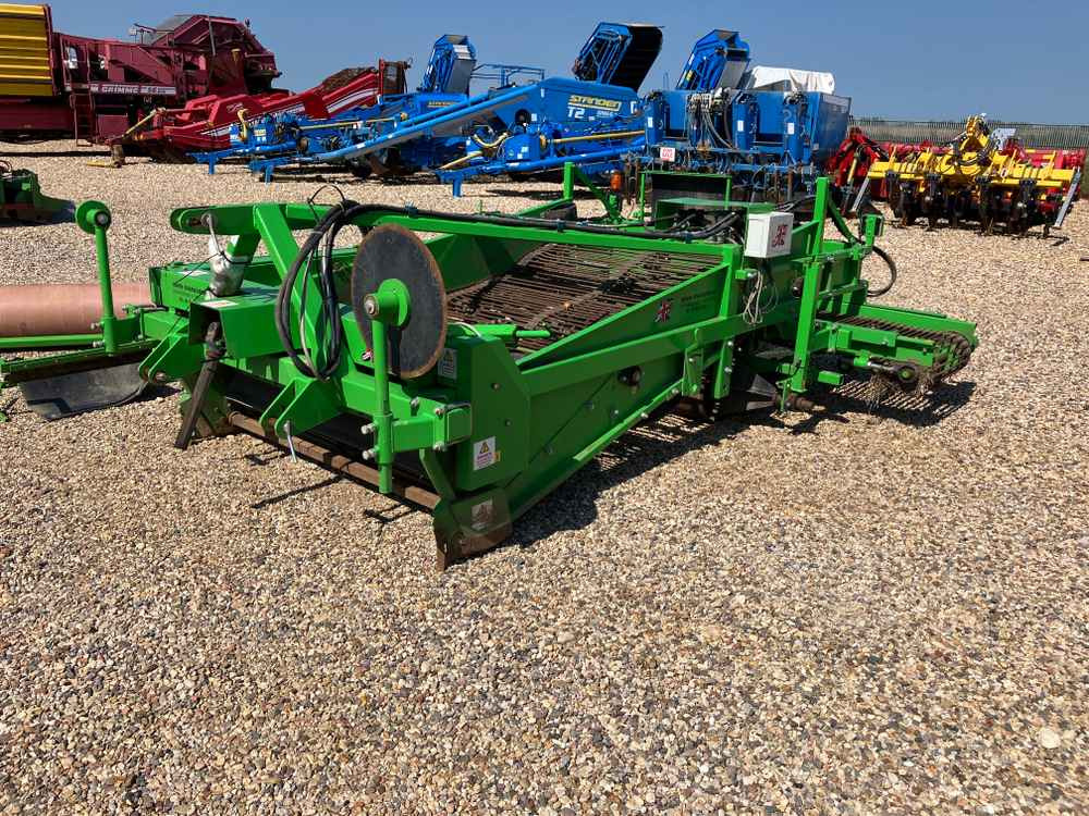 Jones Onion Windrower - Machine à vendanger: photos 2 Jones Onion Windrower - Machine à vendanger: photos 2