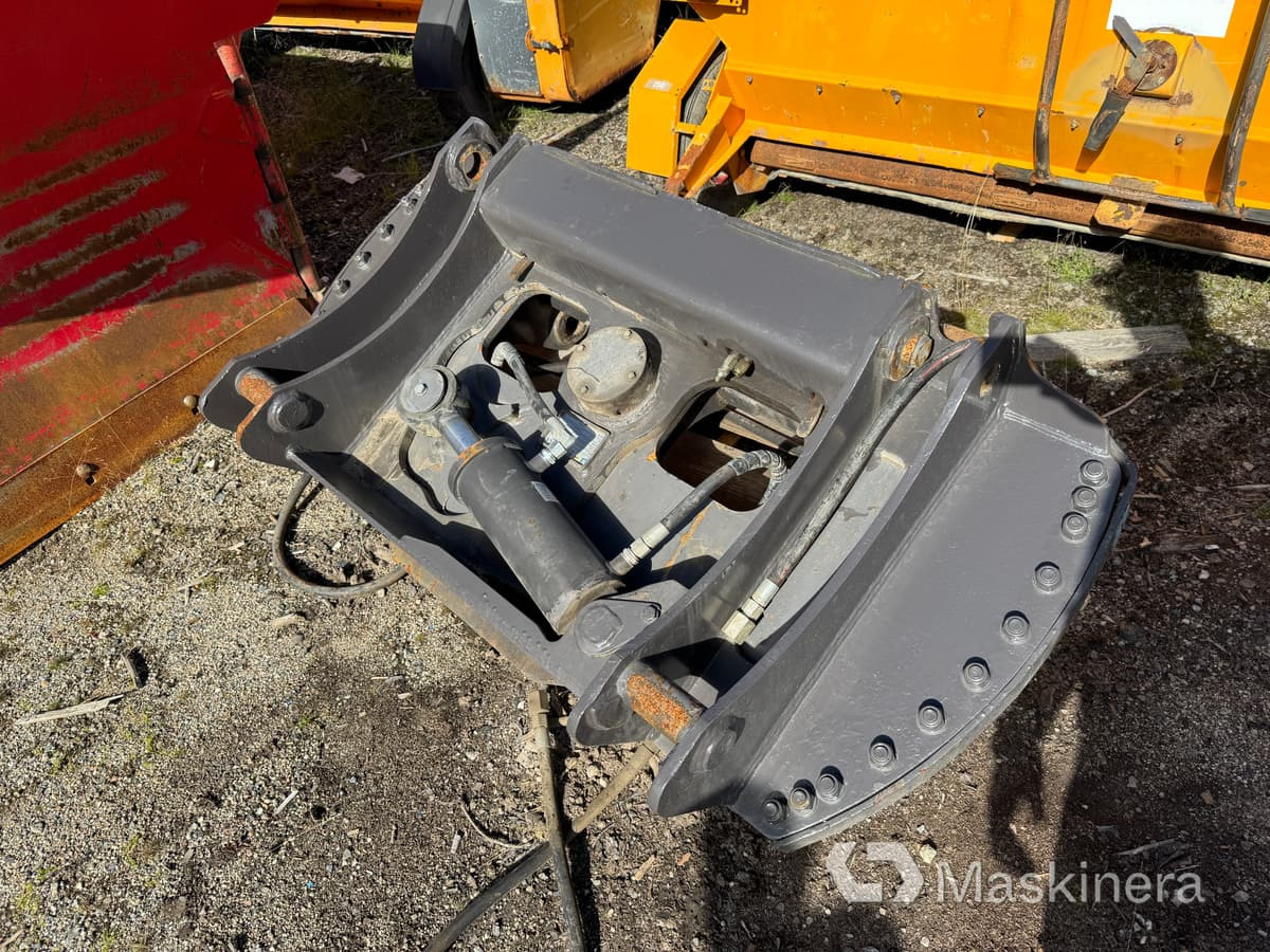 Götene VF LM Skevfäste till Volvo L60F - Accessoire pour Chargeuse: photos 1 Götene VF LM Skevfäste till Volvo L60F - Accessoire pour Chargeuse: photos 1
